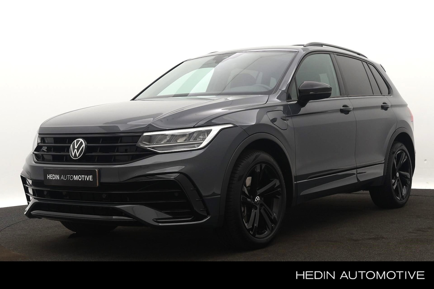 Volkswagen Tiguan - 1.4 TSI eHybrid R-Line Business | automaat | Panoramisch schuifkanteldak | Navigatiesysyee - AutoWereld.nl