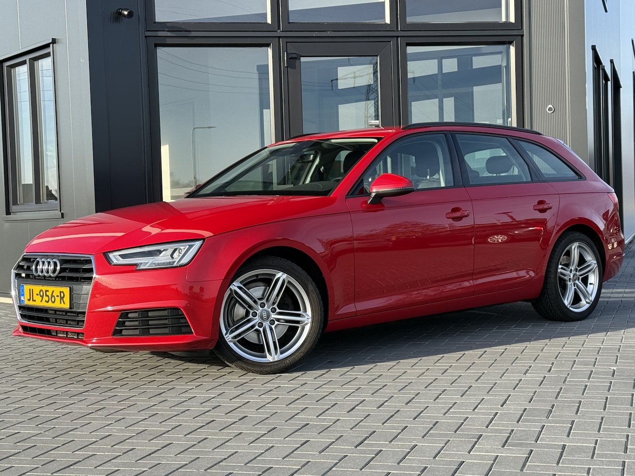 Audi A4 Avant - 1.4 TFSI Pro Line Spring Advantage Clima | Nav | Cruise | PDC | Nwe APK - AutoWereld.nl