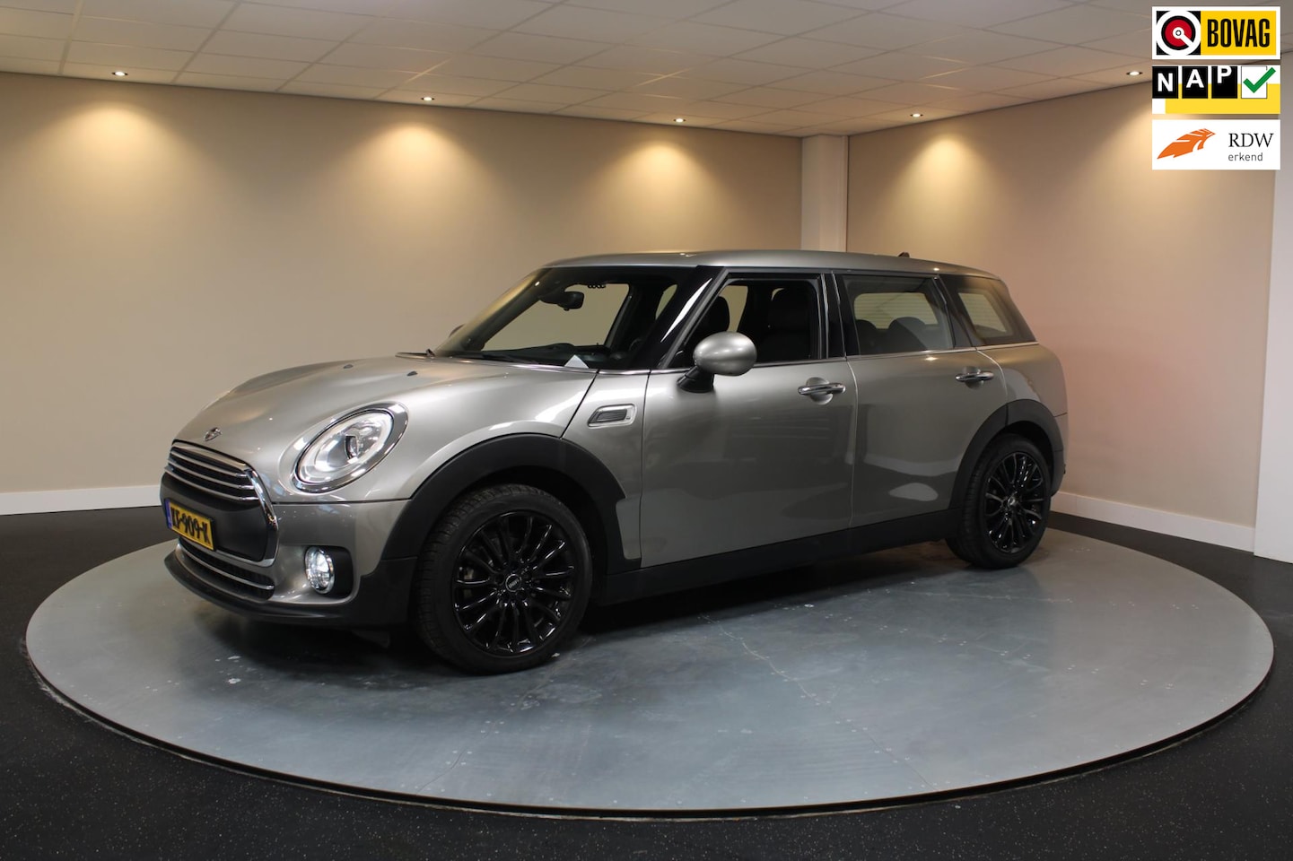 MINI Clubman - Mini 1.5 One Pepper Serious Business *Automaat* NAP - AutoWereld.nl