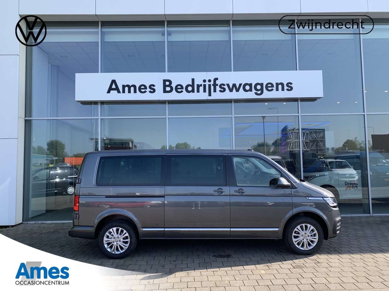 Volkswagen Transporter Caravelle - 2.0 TDI 150PK DSG DC | Led | digital cockpit | Leer | Schuifdeuren elektrisch - AutoWereld.nl