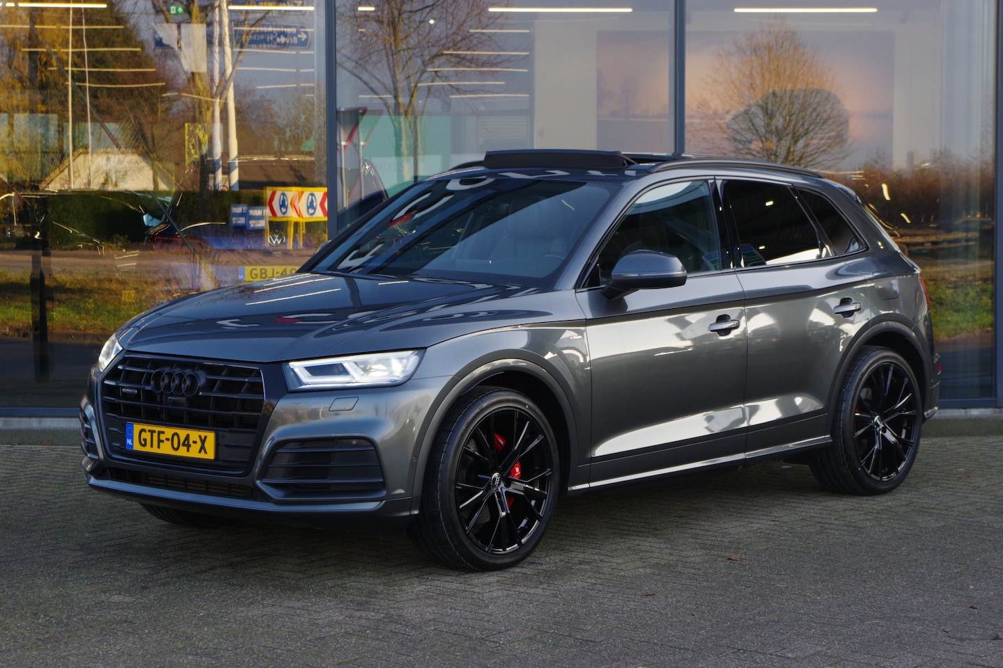 Audi Q5 - 55 TFSI e Quattro 367 PK Competition PHEV, Luchtvering, Panoramadak, RS-Sportstoelen, B&O - AutoWereld.nl