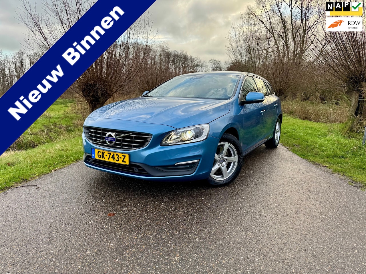 Volvo V60 - 2.0 D3 R-Design Business / Navigatie / Camera / Automaat / Lm Velgen / Cruise control / Tr - AutoWereld.nl