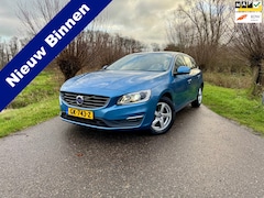 Volvo V60 - 2.0 D3 R-Design Business / Navigatie / Camera / Automaat / Lm Velgen / Cruise control / Tr