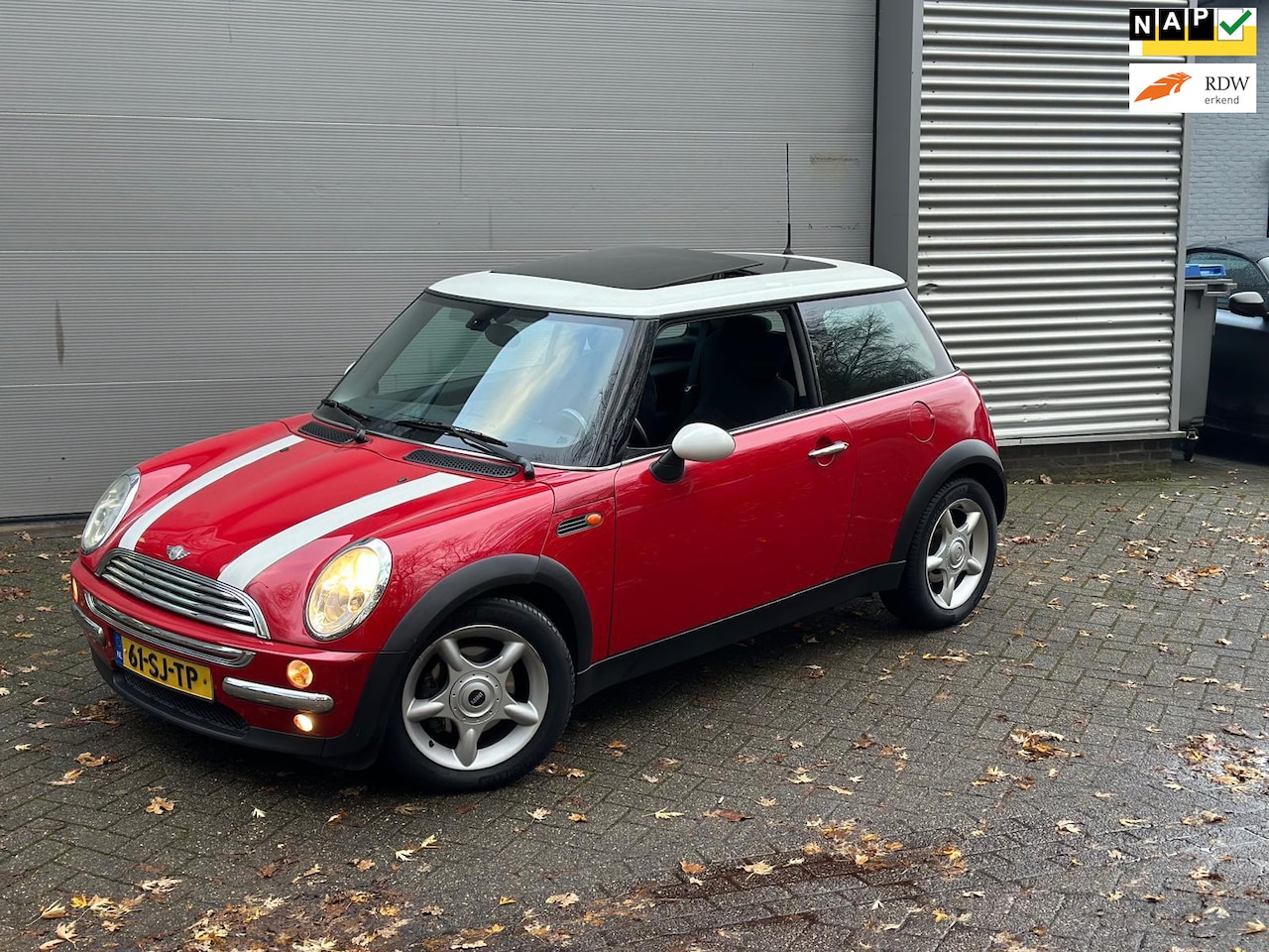 MINI Cooper - Mini 1.6 / PANORAMADAK / AIRCO / RIJDT SCHAKELT GOED - AutoWereld.nl