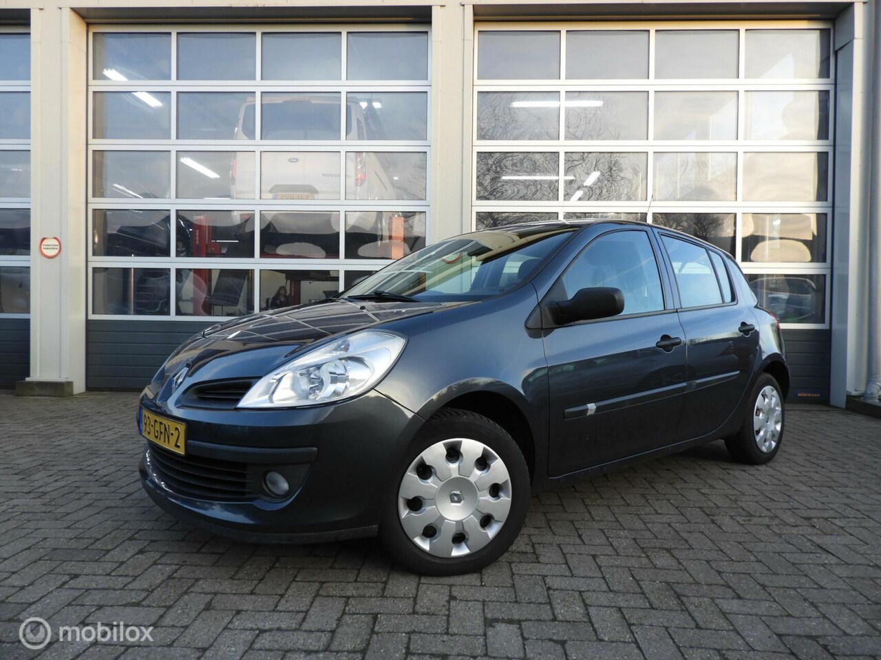 Renault Clio - 1.2-16V Authentique 1.2-16V Authentique - AutoWereld.nl