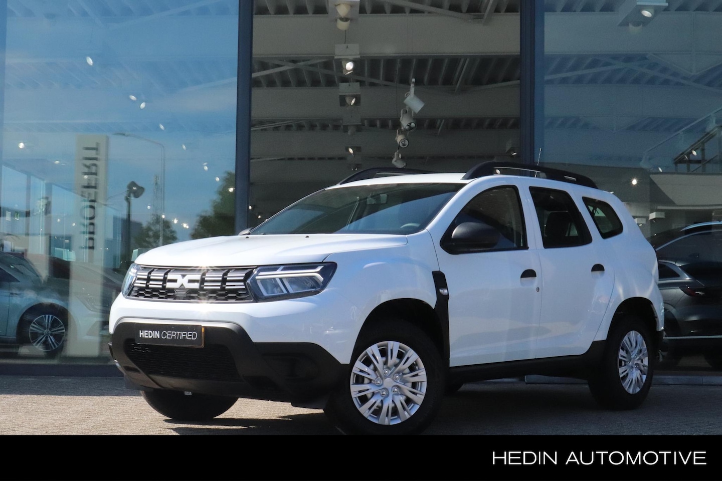 Dacia Duster - 1.0 TCe Essential | Stoelverwarming | Airco | Radio | Incl. Sidesteps | - AutoWereld.nl