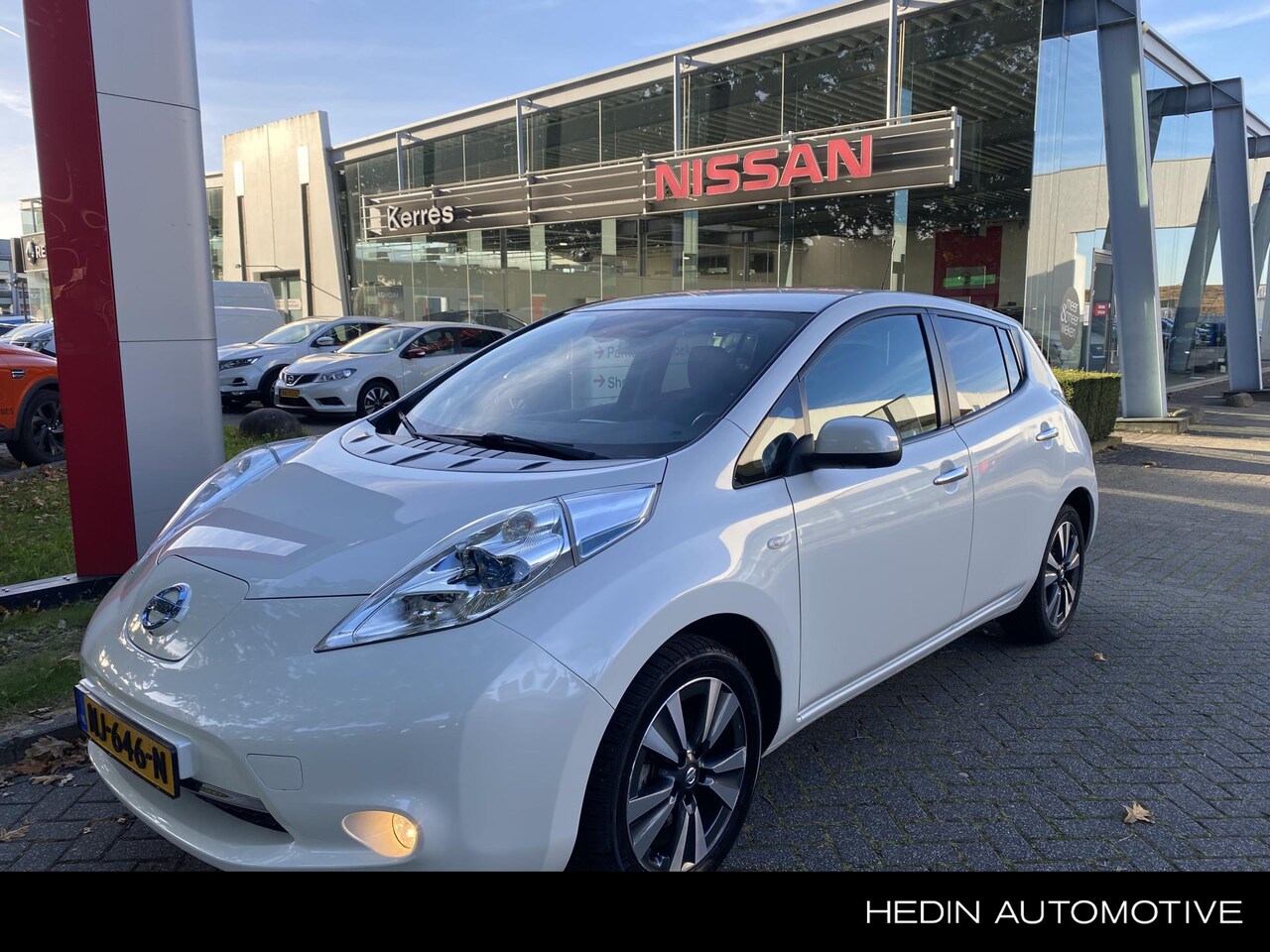 Nissan LEAF - Tekna 30 kWh 6,6KW, Nav, Leder, Bose, Cruise, 360 Camera | EUR 2000 OVERHEIDSSUBSIDIE MOGE - AutoWereld.nl