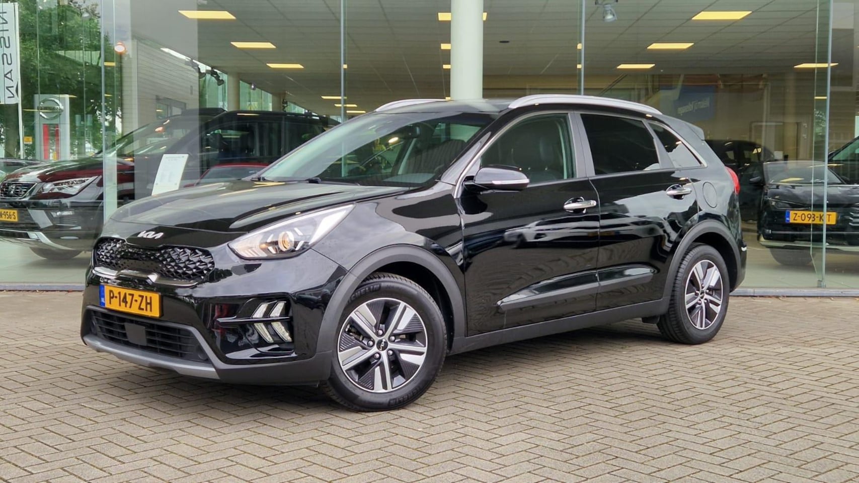 Kia Niro - 1.6 GDi Hybrid DynamicLine EDITION! | SCHUIF/KANTEL DAK| STOEL/STUURWIEL VERWARMING | NAV - AutoWereld.nl