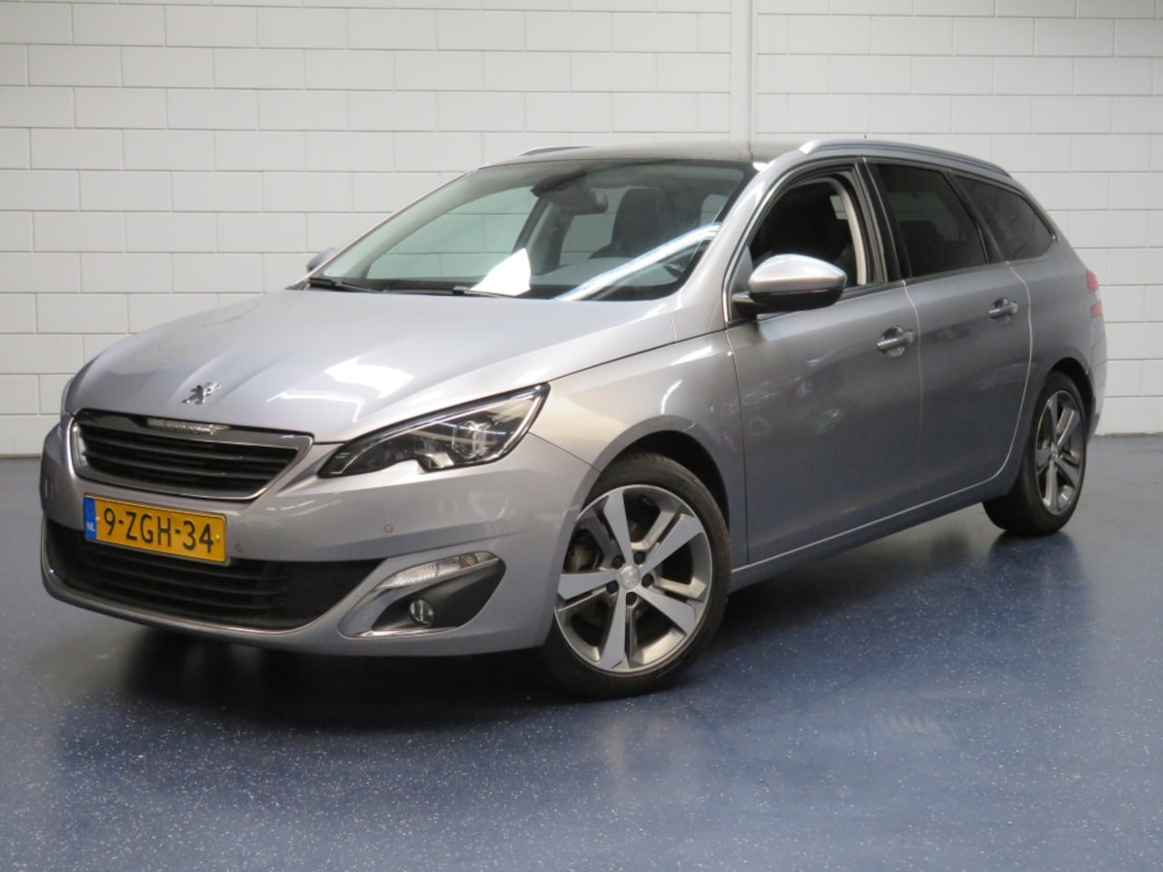 Peugeot 308 SW - 1.2 e-THP Première 1.2 e-THP Première - AutoWereld.nl