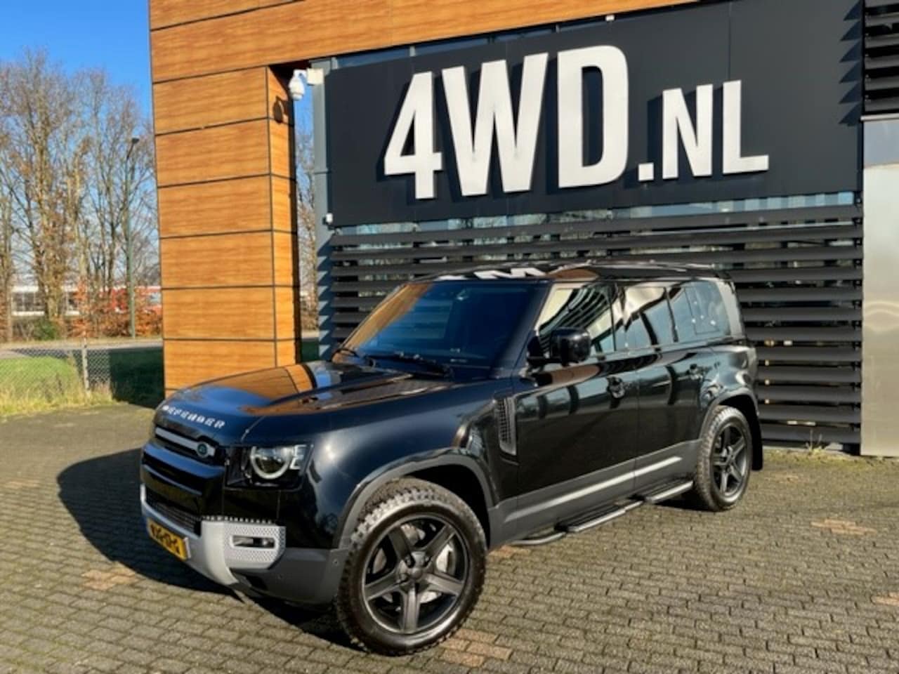 Land Rover Defender 110 - 3.0 D250 MHEV X-Dynamic SE GRIJS KENTEKEN BPM VRIJ Km 95367 € 59.400 EXCL BTW Auto in zeer - AutoWereld.nl