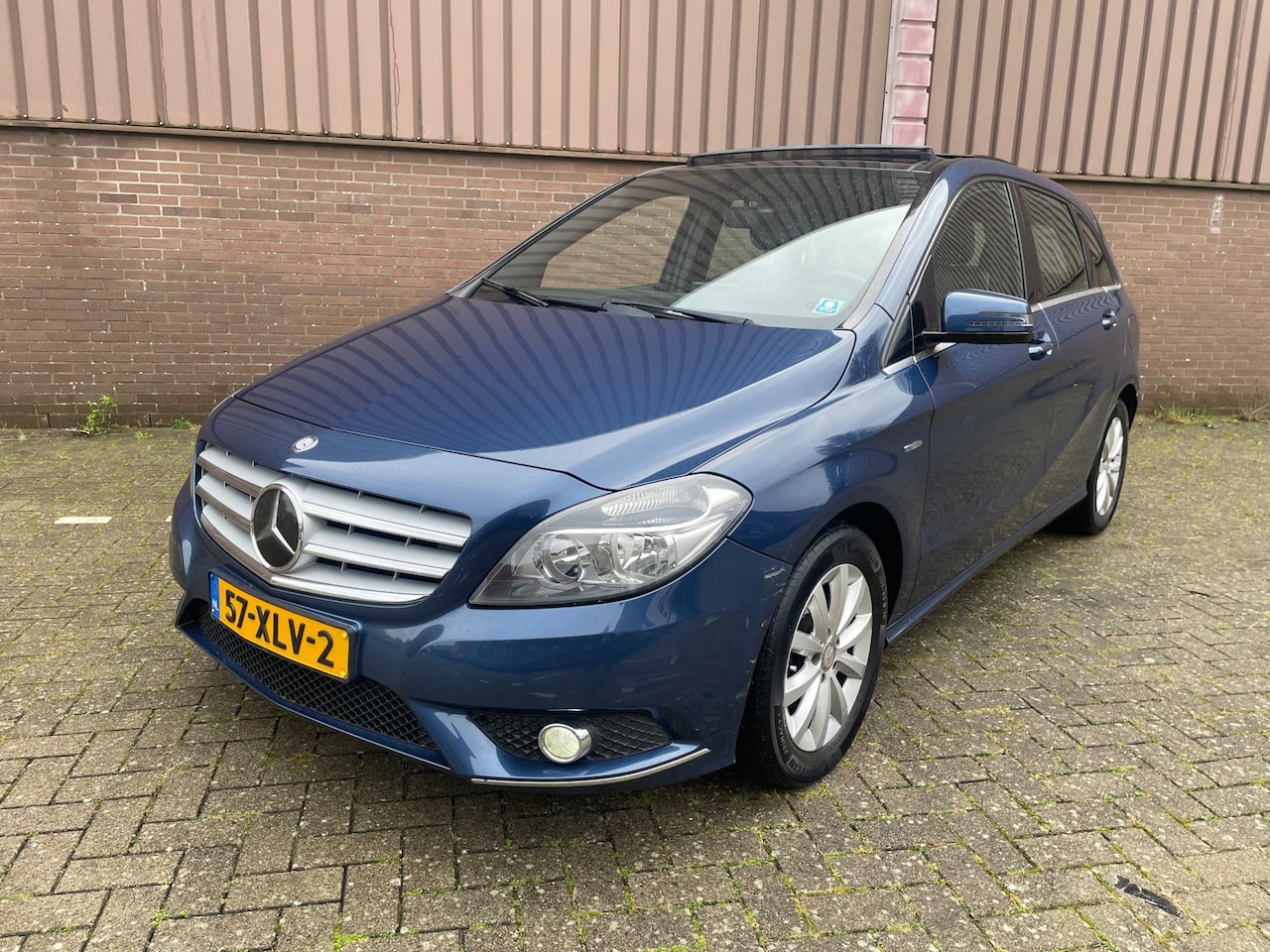 Mercedes-Benz B-klasse - 180 AMG Pano Leer Navi Automaat Cam - AutoWereld.nl