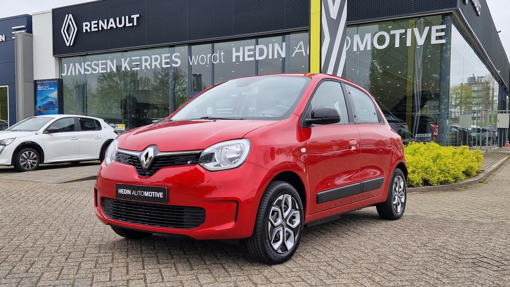 Renault Twingo Z.E. - R80 E-Tech 22 kWh SUBSIDIE MOGELIJK! "Clima, Navi via Carplay/Android Auto, PDC" - AutoWereld.nl