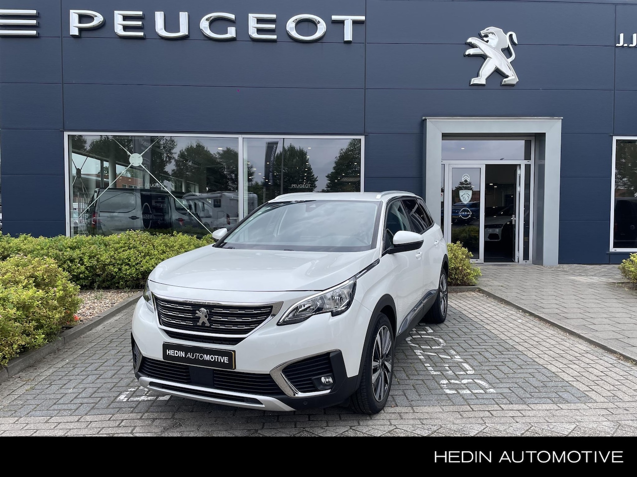 Peugeot 5008 - 130PK AUTOMAAT Premium Avantage ''Cruise control, Apple Carplay/Android Auto, Camera" - AutoWereld.nl