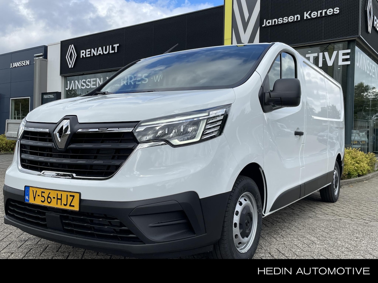 Renault Trafic - 2.0 Blue dCi 110 T30 L2H1 Start "Navi, Camera, Airco, Vloer/Wand bekleding" - AutoWereld.nl