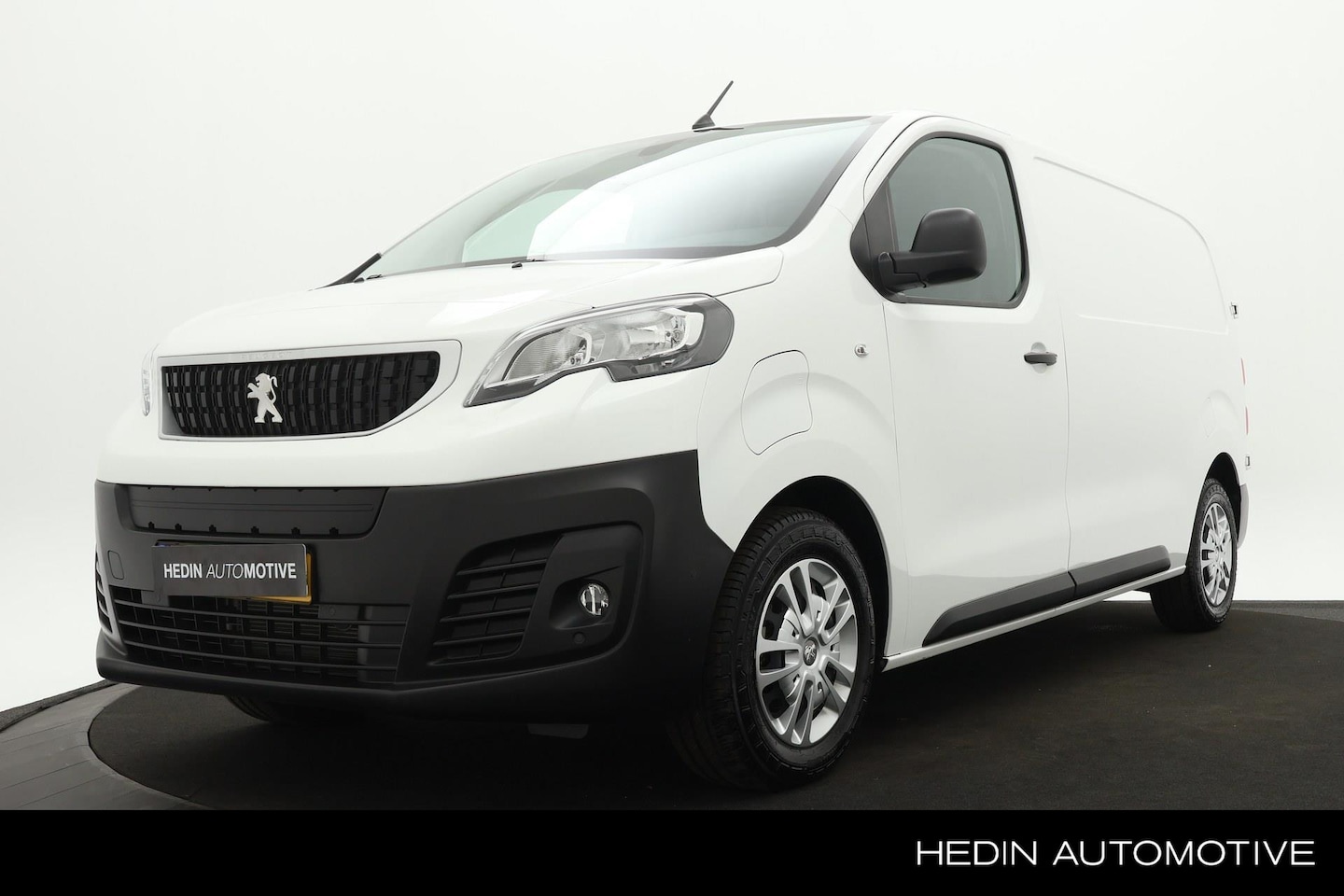 Peugeot e-Expert - Standard EV L2 50 kWh 136 PK | Navigatie | CAMERA | CARPLAY | AIRCO | - AutoWereld.nl