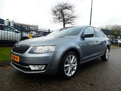 Skoda Octavia - 1.2 TSI 105pk Greentech Elegance Clima Navi