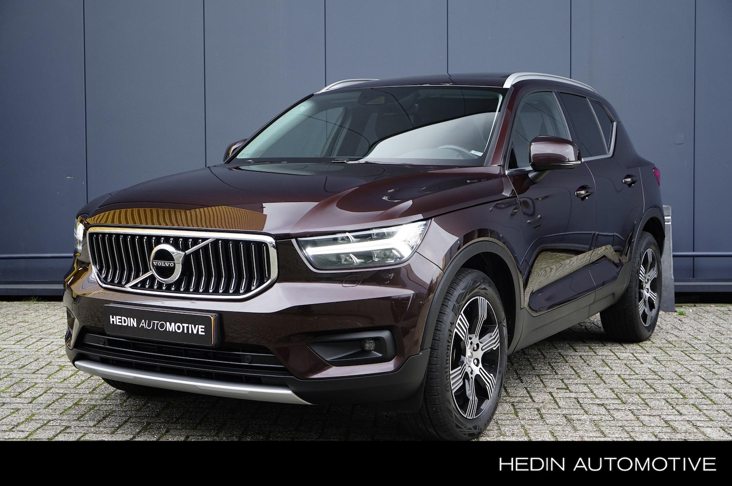 Volvo XC40 - 2.0 T4 Inscription | Panoramadak | Lederen bekleding | Harman/Kardon Audio | Park Assist - AutoWereld.nl