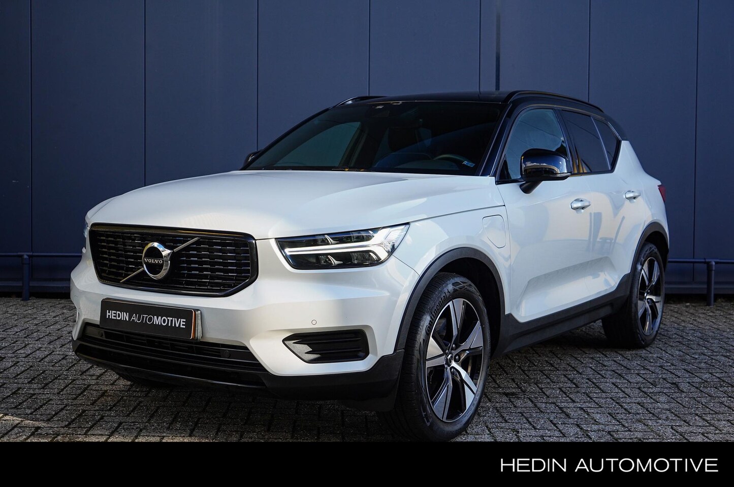 Volvo XC40 - 1.5 T5 Recharge R-Design | Trekhaak | Panoramadak | Nubuck | Park assist - AutoWereld.nl