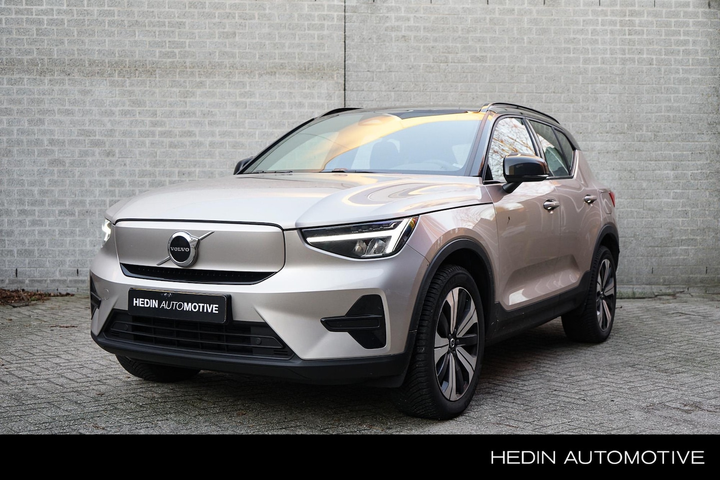 Volvo XC40 - Recharge Plus | Trekhaak | Pilot assist | Stoel- en stuurverwarming | Nubuck bekleding - AutoWereld.nl