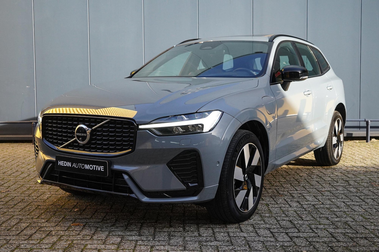 Volvo XC60 - 2.0 Recharge T6 AWD Ultimate Dark | 360 graden camera | Bowers&wilkins audio | Luchtvering - AutoWereld.nl