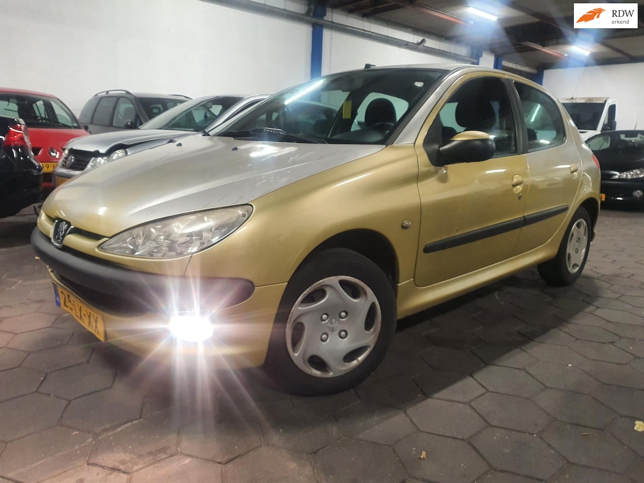 Peugeot 206 - 1.4 XT 5-DRS|AUTOMAAT|APK|NAP|165.000 KM - AutoWereld.nl