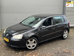 Volkswagen Golf - 1.6 FSI Comfortline / SUPER NETJES / NAVI-MULTIEMEDIA / NAP