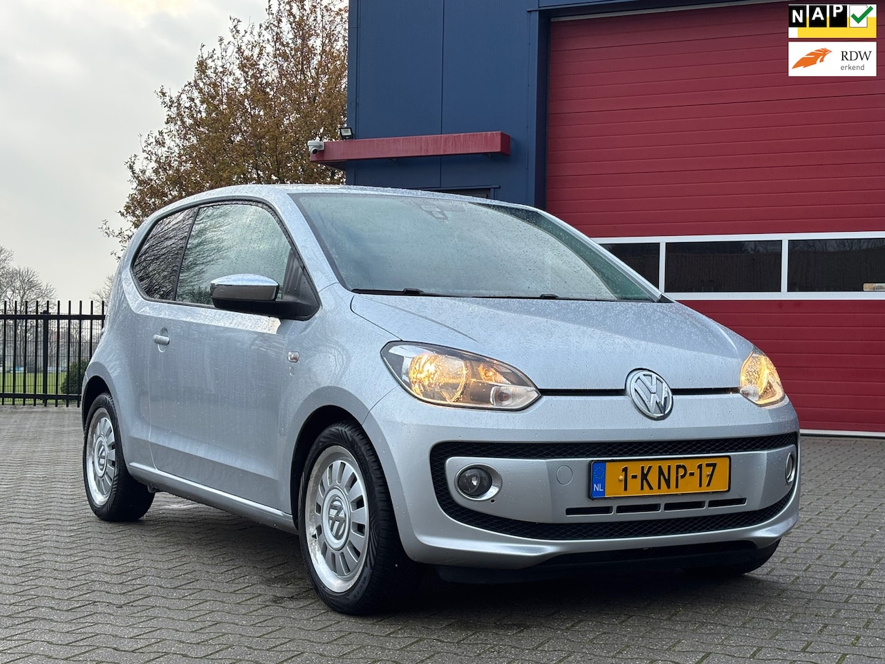 Volkswagen Up! - 1.0 high up! | ''120.000'' KM + Airco + Navi | - AutoWereld.nl