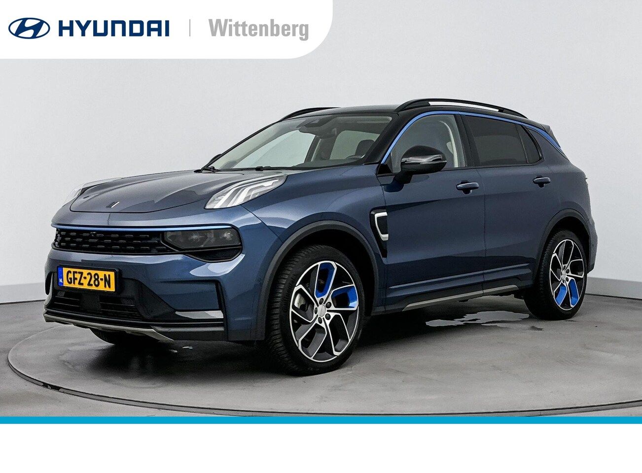 Lynk & Co 01 - 1.5 | LM velgen | panorama dak | keyless entry | achteruitkijk camera | Stoelverwarming | - AutoWereld.nl