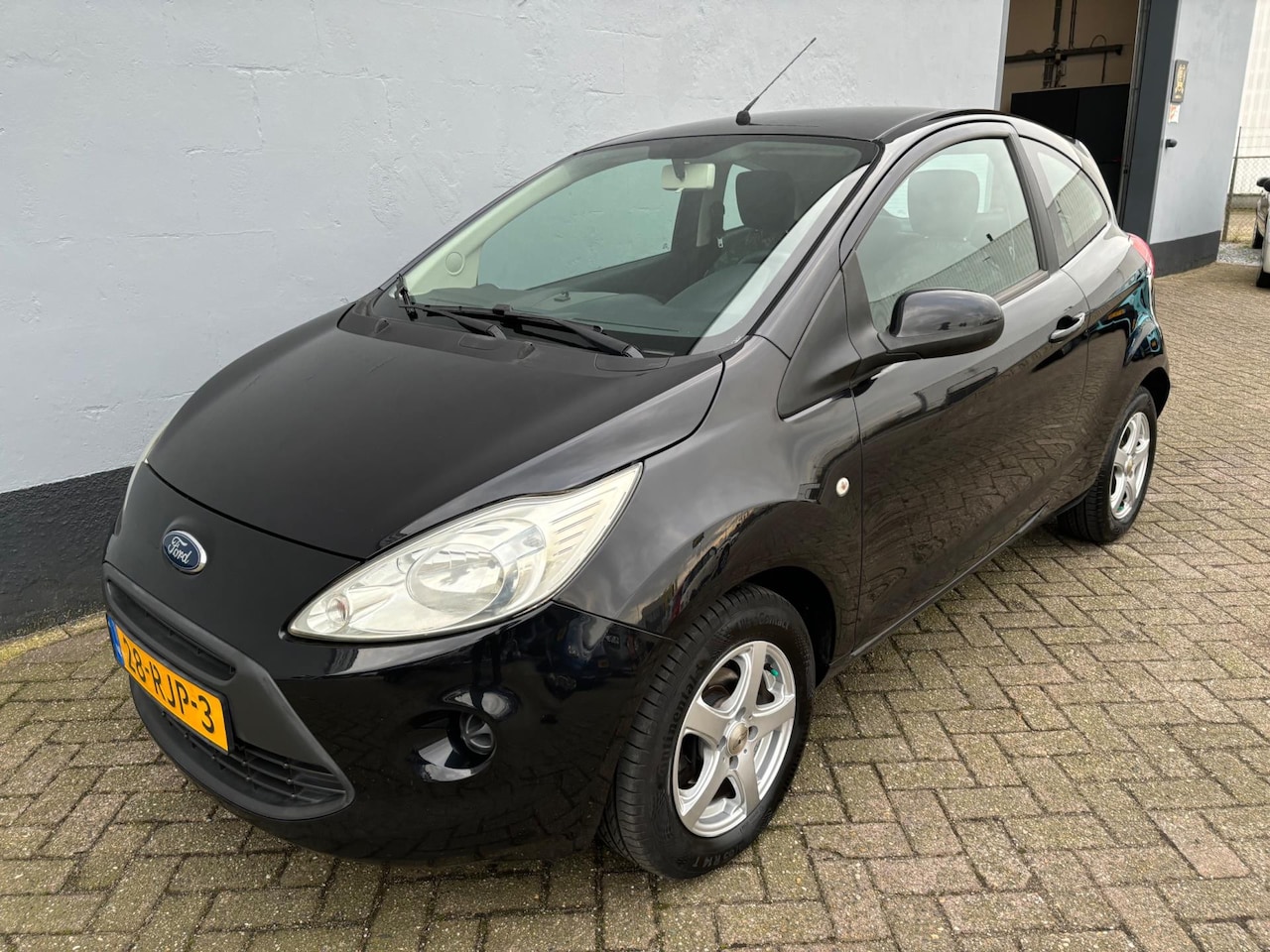 Ford Ka - 1.2 Comfort start/stop - Dealer Onderhouden - Airco - LMV - AutoWereld.nl