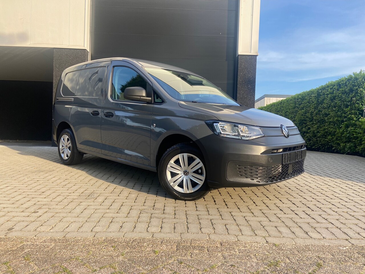 Volkswagen Caddy Cargo - 1.5 TSI - Benzine - Nieuw - Pure grey - AutoWereld.nl