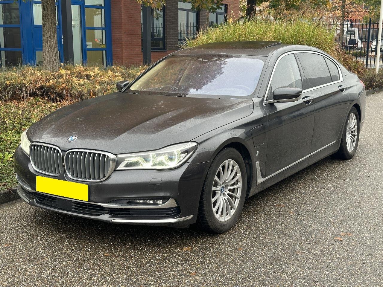 BMW 7-serie - 740e Lang PANO/TV'S/LASER BOMVOL NL! - AutoWereld.nl