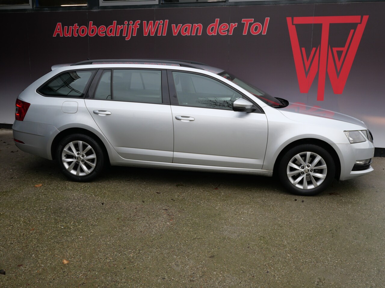 Skoda Octavia Combi - 1.5 TSI BUSINESS EDITION | AUTOMAAT | TREKHAAK | CARPLAY | BTW-AUTO - AutoWereld.nl