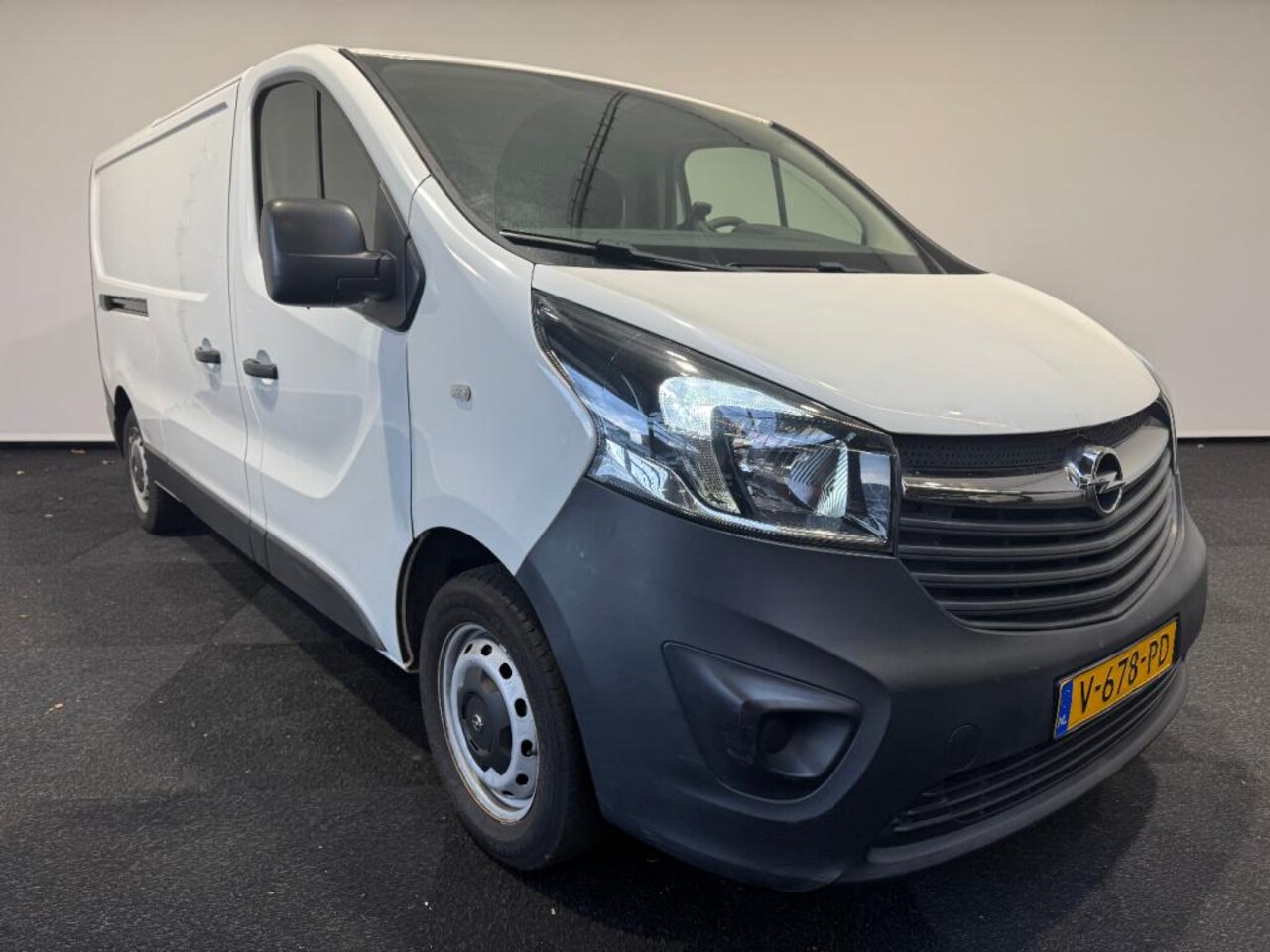 Opel Vivaro - VIVARO-B L2H1 Euro 6 Imperiaal en trekhaak - AutoWereld.nl