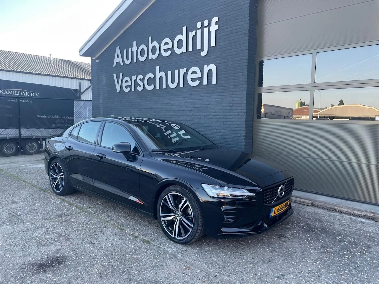 Volvo S60 - 2.0 B4 R-Design 2.0 B4 R-Design - AutoWereld.nl