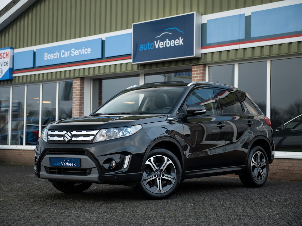 Suzuki Vitara - 1.6 Aut. 120pk High Executive Allgrip Panoramadak | Trekhaak afneembaar | Navigatie | 4x4 - AutoWereld.nl