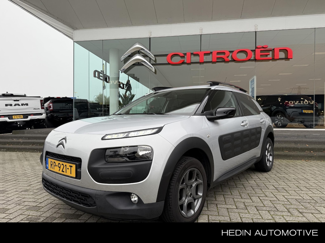 Citroën C4 Cactus - 1.2 Shine | Navigatiesysteem | Achteruitrijcamera | Climate Control | Cruise Control | PDC - AutoWereld.nl