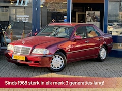 Mercedes-Benz C-klasse - 200 Sport AUTOMAAT Youngtimer TOPSTAAT NL AUTO 2e eigenaar AIRCO l Trekhaak l Navi