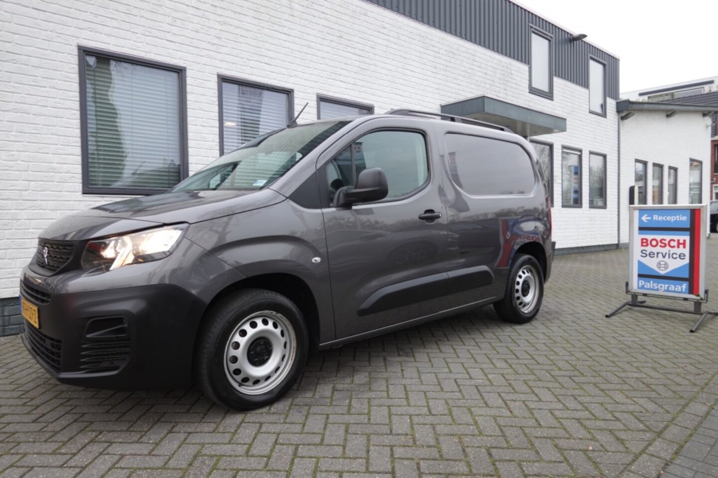 Peugeot Partner - 1.5 BLUEHDI GRIP Automaat bijrijders bank Nw Distributie ! - AutoWereld.nl