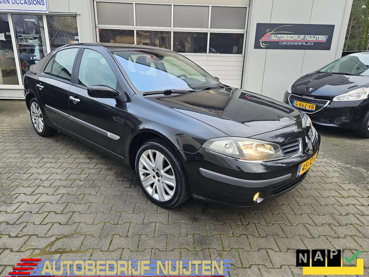 Renault Laguna - 2.0-16V Tech Line 2.0-16V Tech Line - AutoWereld.nl