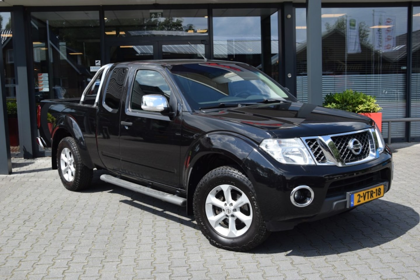 Nissan Navara - 2.5 DCI SE 4WD VAN - AutoWereld.nl