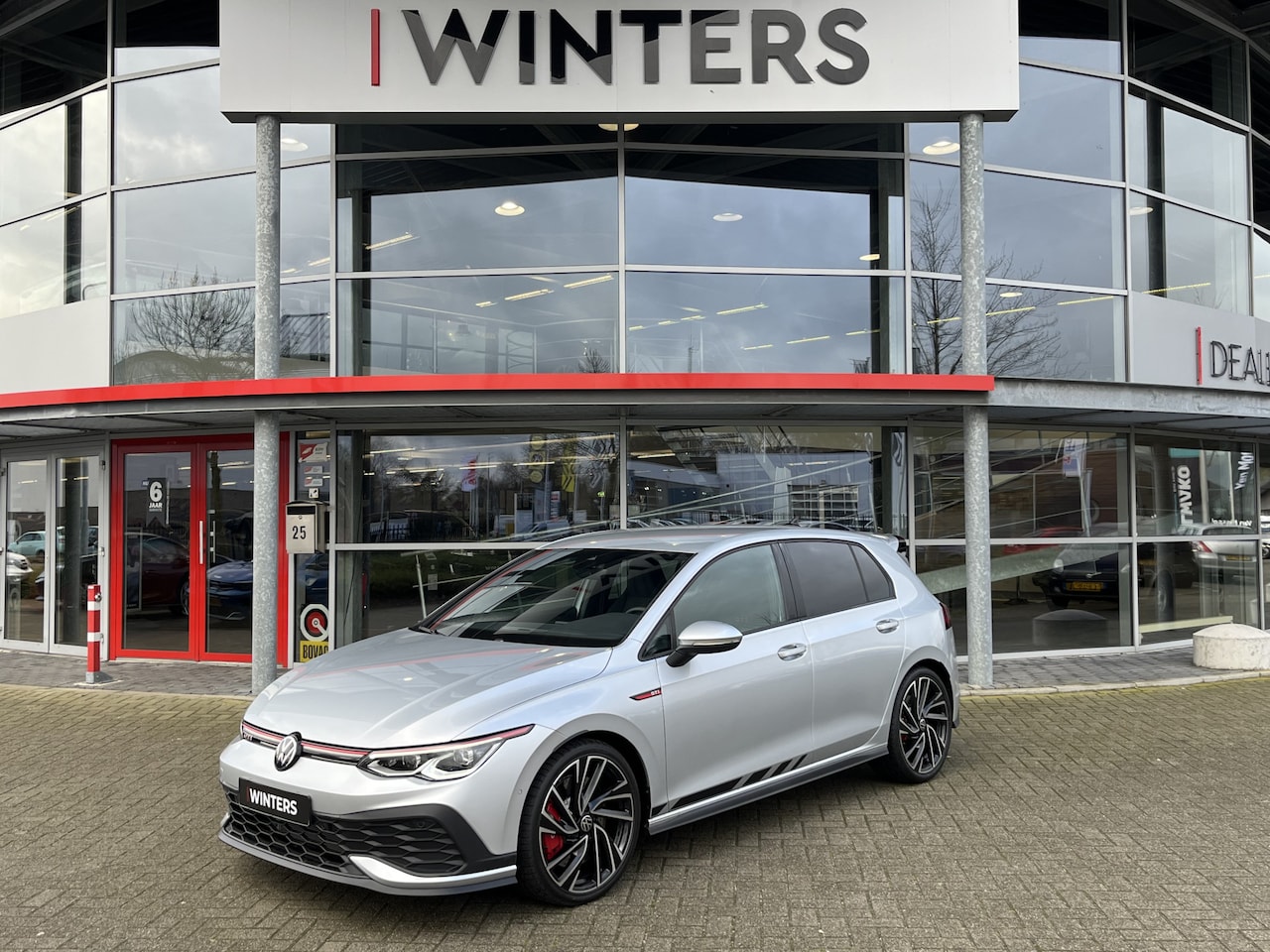 Volkswagen Golf - 2.0 TSI GTI Clubsport 300PK Navi+BT HarmanKardon ACC Keyless Alcantara Led 19''LMV - AutoWereld.nl