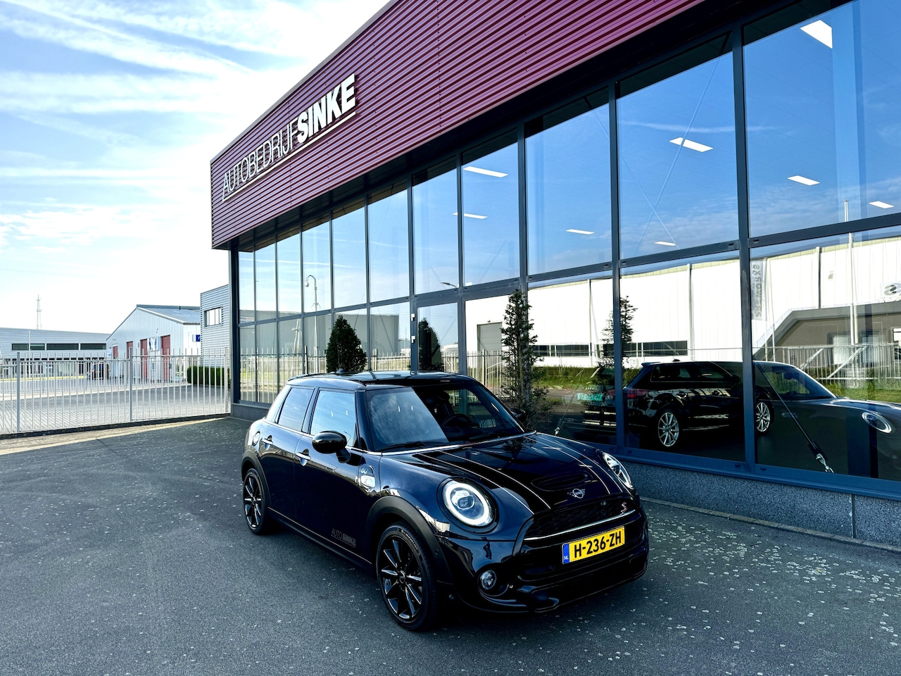 MINI Cooper S - Mini 2.0 60 Years Edition LEDER PANORAMADAK - AutoWereld.nl