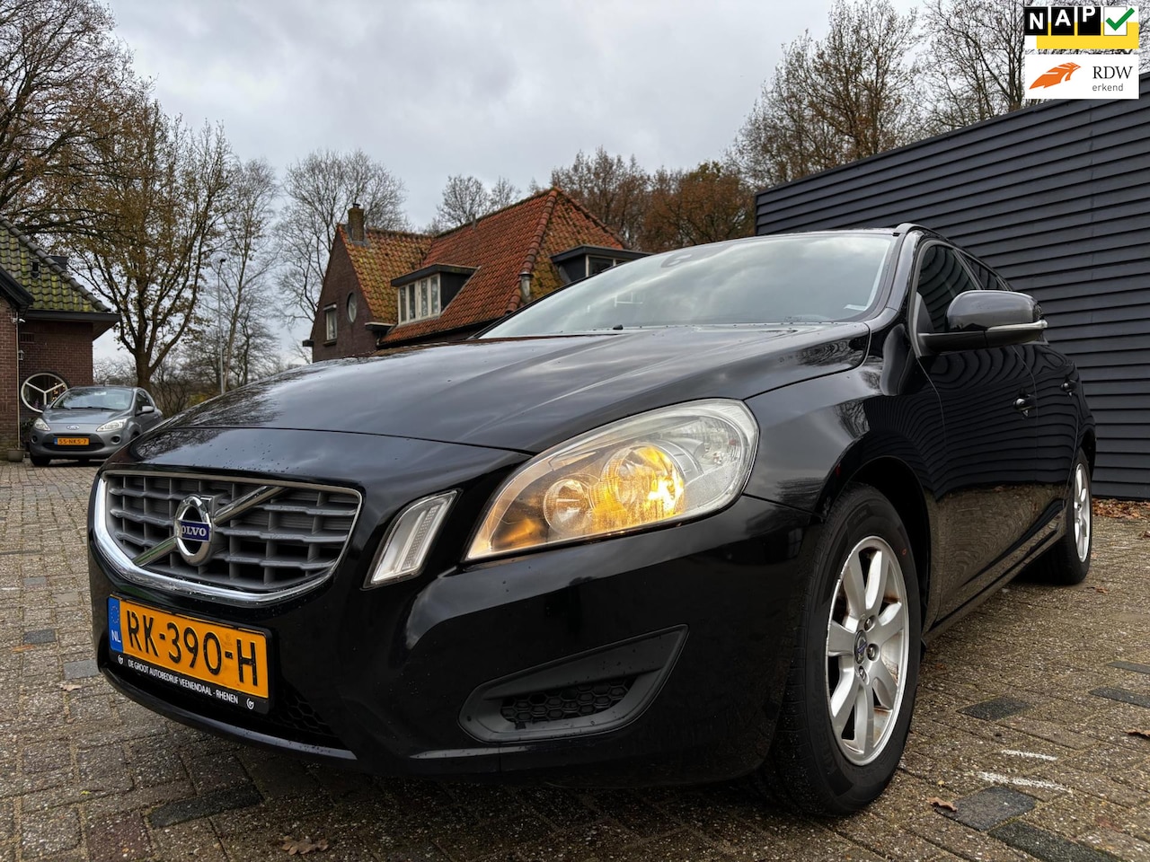 Volvo V60 - 1.6 D2 R-Design 1.6 D2 R-Design - AutoWereld.nl