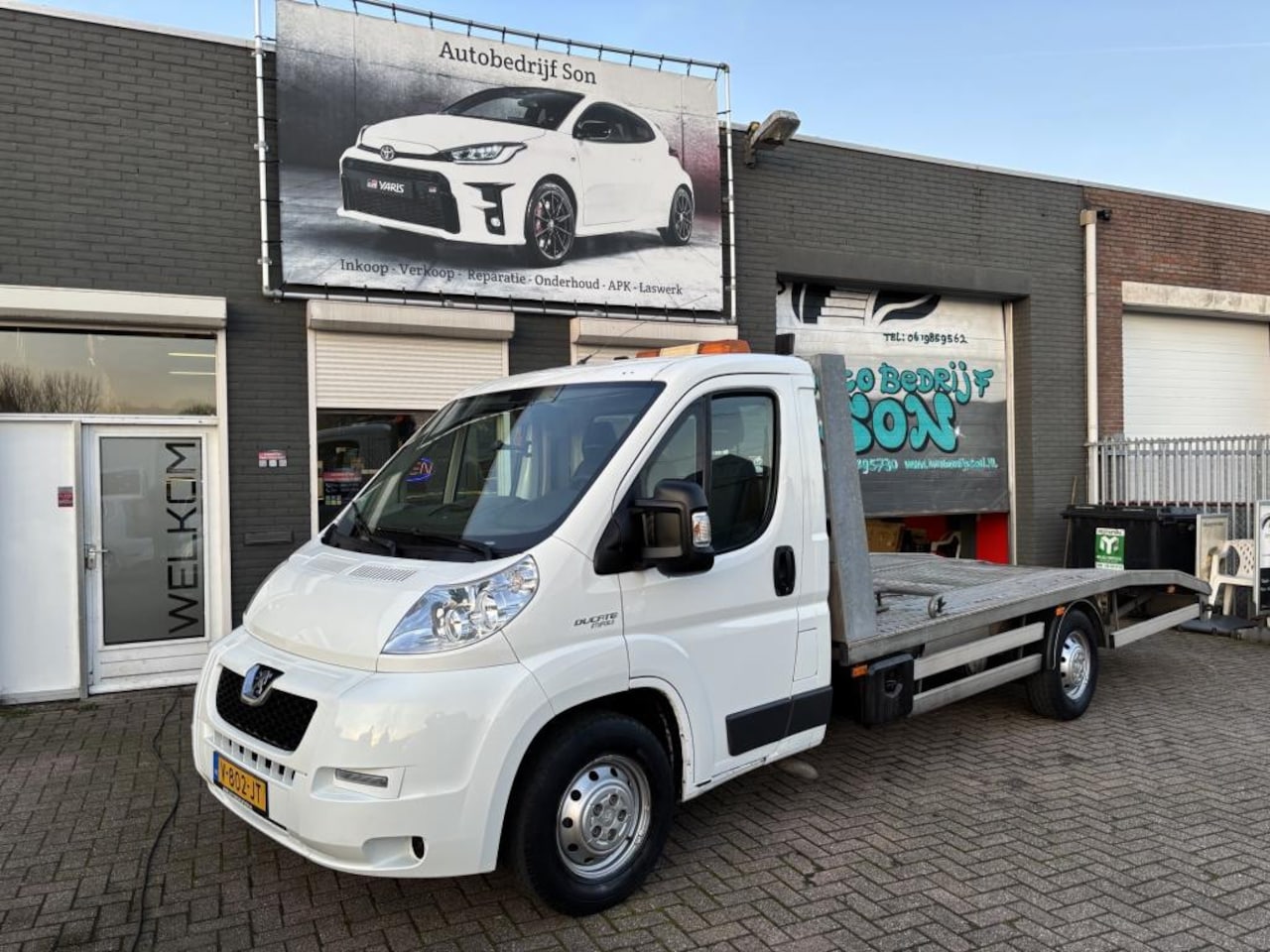 Peugeot Boxer - 335 2.2 HDI Oprijwagen Autoambulance Luchtvering - AutoWereld.nl