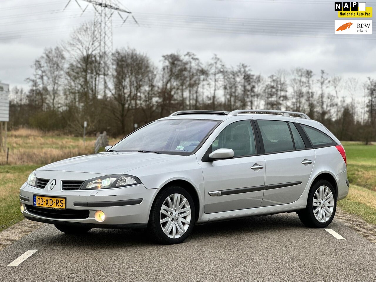 Renault Laguna Grand Tour - 2.0-16V Tech Line/PANO/NAVI/XENON/HALFLEDER/PSENSOR/TREKHAAK/ - AutoWereld.nl