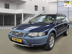 Volvo XC70 - 2.4 D5 Comfort Line/7PERS/YOUNGTIMER/AUT/LEDER/NAVI/