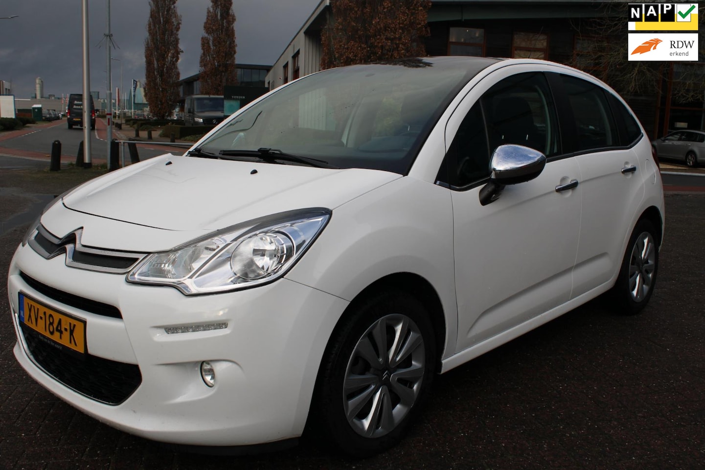 Citroën C3 - 1.2 VTi EXCLUSIVE PANORAMADAK TREKHAAK - AutoWereld.nl