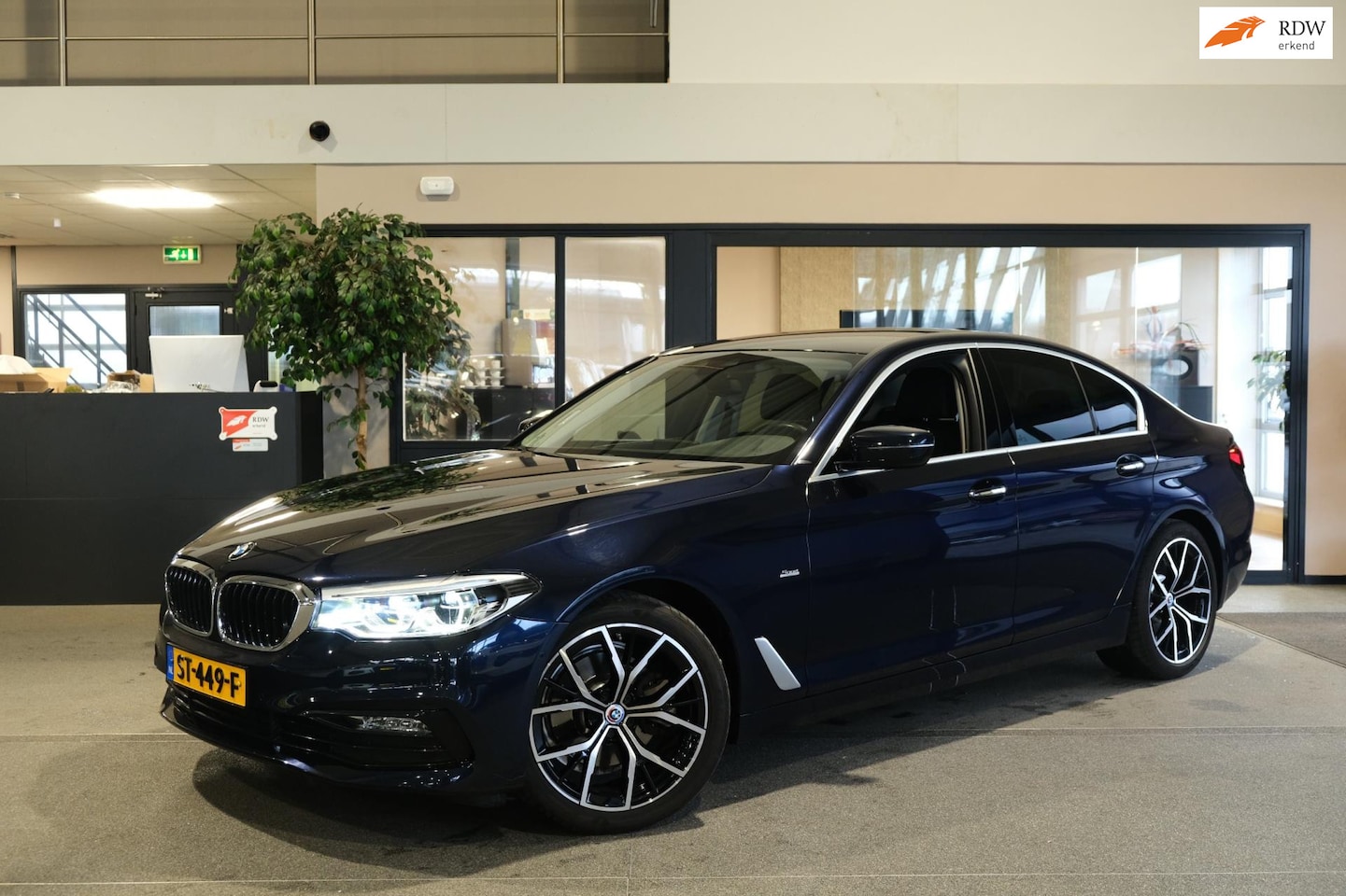 BMW 5-serie - 520i Sport AUT Navi Led Cam Leder Cruise - AutoWereld.nl