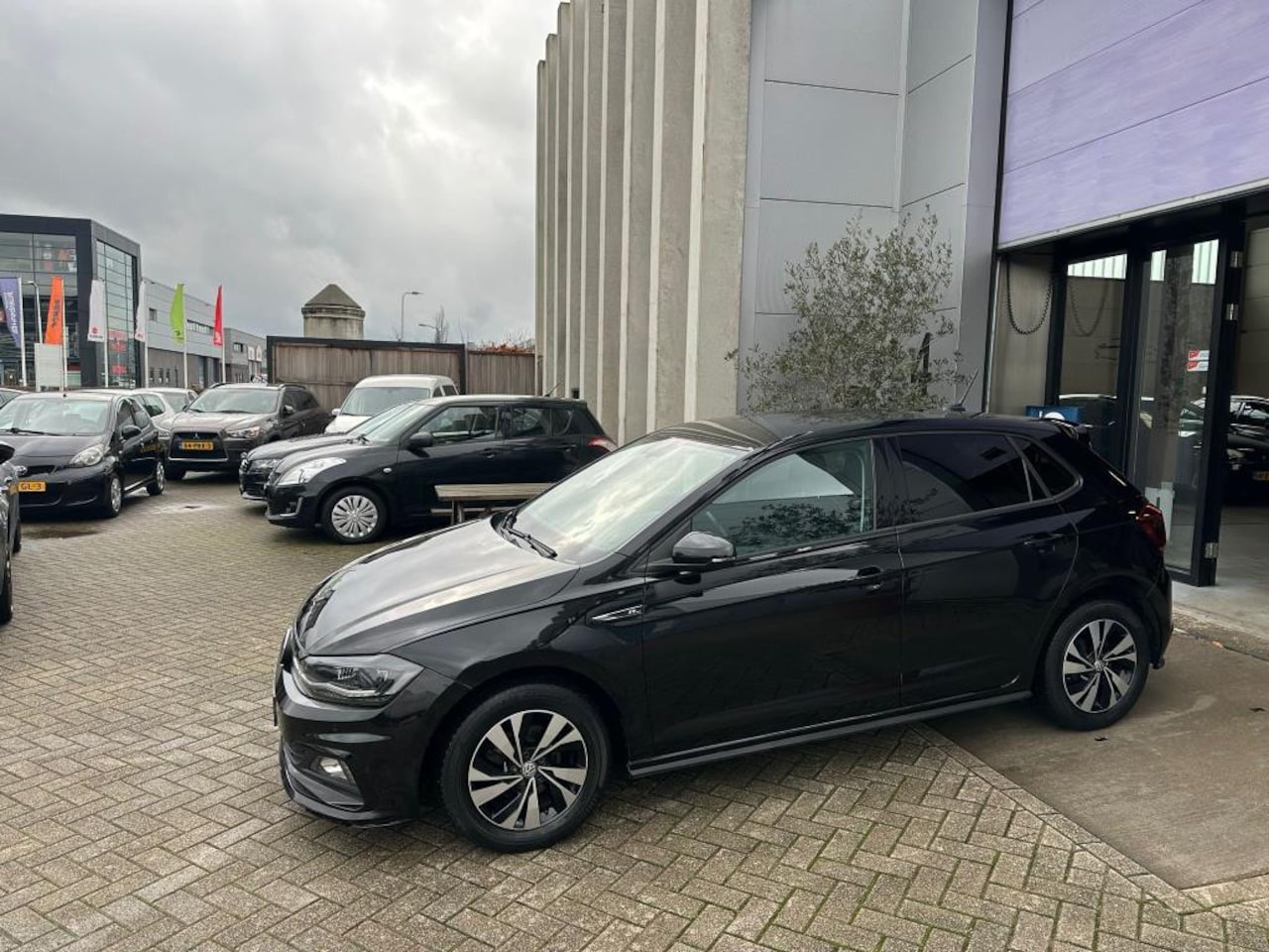 Volkswagen Polo - 1.0 TSI R-Line Automaat! VIRTUEEL! LED! INRUIL MOGELIJK! - AutoWereld.nl