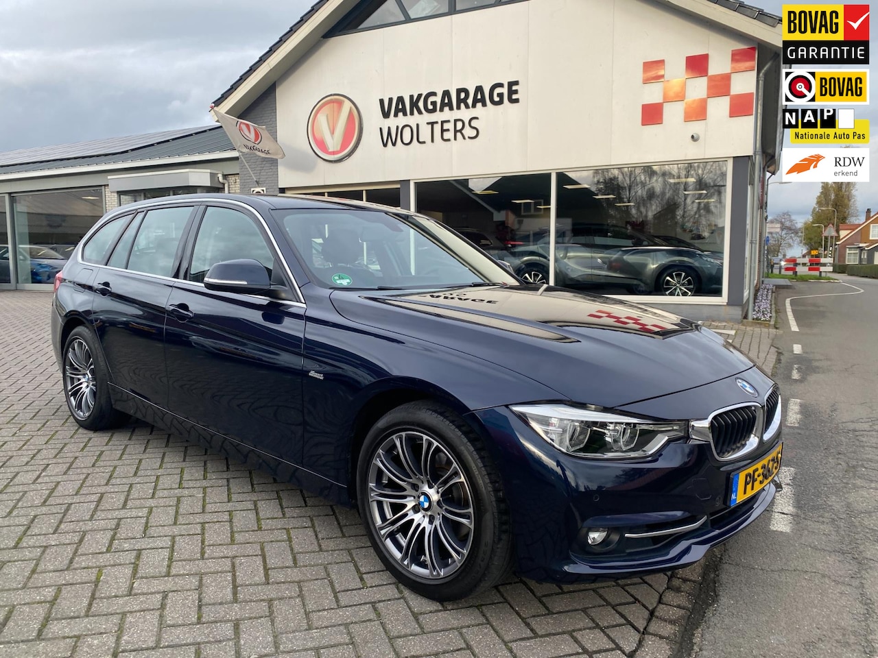 BMW 3-serie Touring - 320i Corporate Lease High Executive 320i Corporate Lease High Executive - AutoWereld.nl